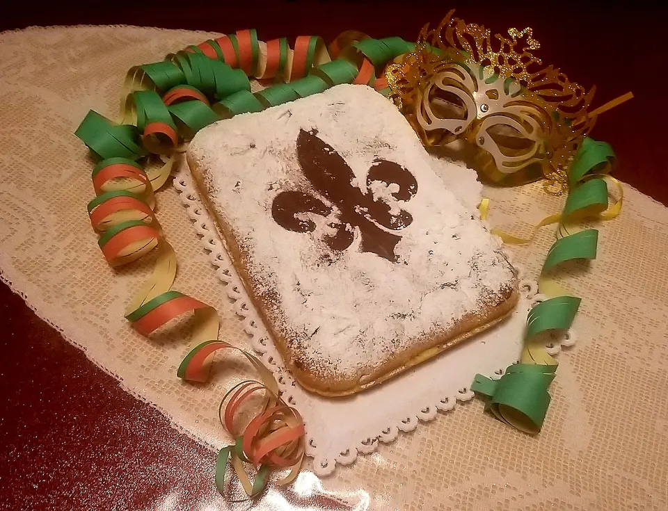 Schiacciata fiorentina: la ricetta del dolce di Carnevale e dove comprarla a Firenze