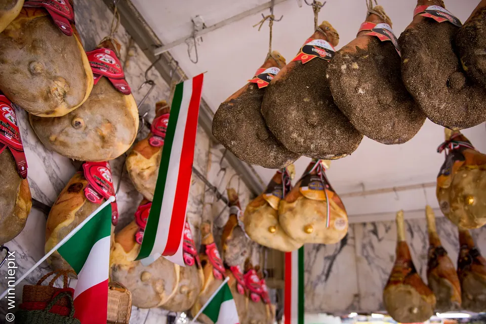 Prosciutto Toscano DOP: cosa lo distingue dagli altri prosciutti italiani